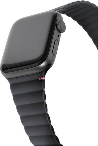 Decoded-Silikonarmband-Magnetic-Traction-fuer-Apple-Watch-38-40-41-mm-Schwarz-02.jpg