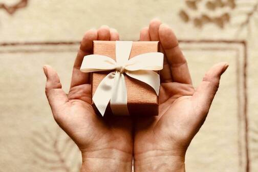 AirPods sind ein geniales Geschenk für den Partner oder die Partnerin Apple Geräte als Geschenkidee für den Partner oder die Partnerin