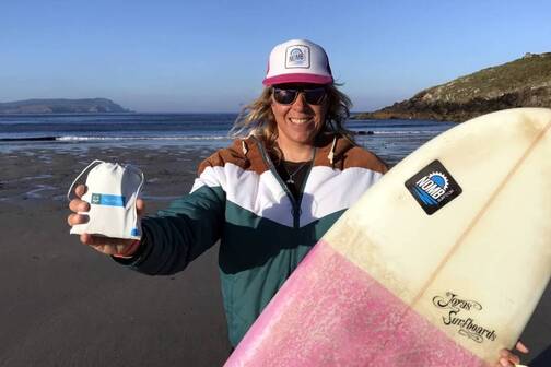 Als Surferin nutzt Angie die Elektrostimulation zur Muskelentspannung. Angie Ringleb führt eine Surfschule und verwendet Blutens auch auf Reisen.
