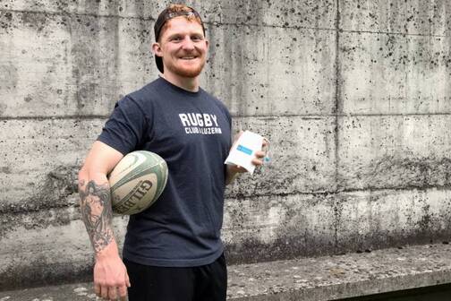 Christian Sidler wendet Elektrostimulation gerne an. Rugby Spieler und Neuroathletik-Trainer Christian Sidler