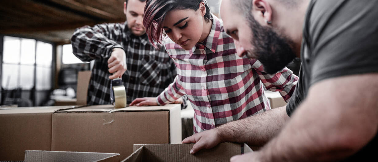 logistik-lehrling-bei-dq-solutions