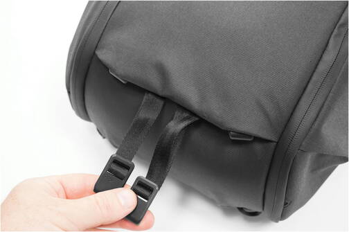 Peak-Design-Everyday-Backpack-20L-v2-Schwarz-09.jpg Peak-Design-Everyday-Backpack-20L-v2-Schwarz-09.jpg