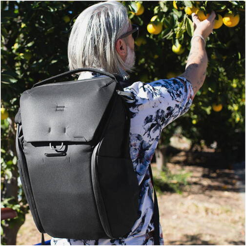 Peak-Design-Everyday-Backpack-30L-v2-Schwarz-09.jpg Peak-Design-Everyday-Backpack-30L-v2-Schwarz-09.jpg
