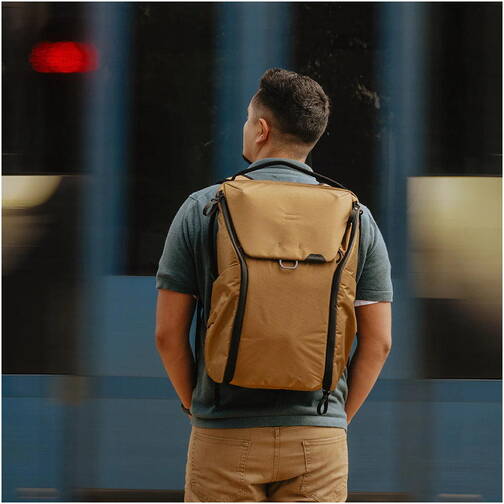 Peak-Design-Everyday-Backpack-30L-v2-Coyote-13.jpg Peak-Design-Everyday-Backpack-30L-v2-Coyote-13.jpg