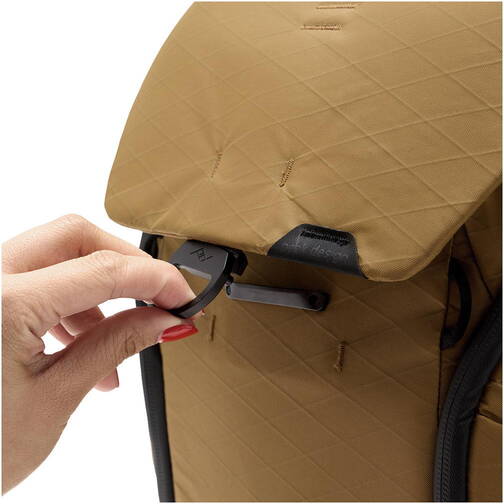 Peak-Design-Everyday-Backpack-20L-v2-Coyote-07.jpg Peak-Design-Everyday-Backpack-20L-v2-Coyote-07.jpg