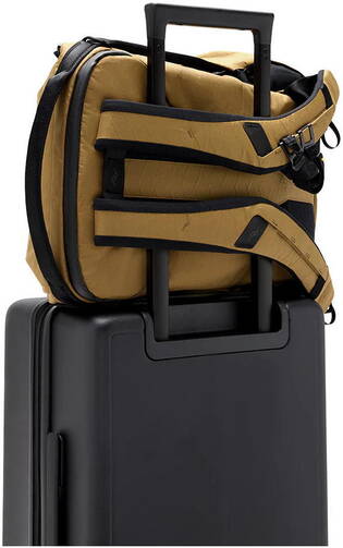Peak-Design-Everyday-Backpack-20L-v2-Coyote-08.jpg Peak-Design-Everyday-Backpack-20L-v2-Coyote-08.jpg