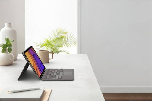 Logitech-Folio-Touch-iPad-Air-10-9-2022-iPad-Air-11-2025-Grau-CH-05.jpg