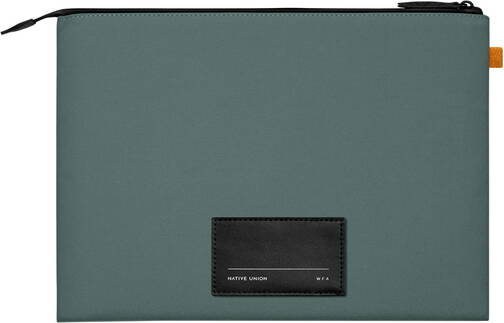 Native-Union-Stow-Lite-Sleeve-MB-Air-13-M4-2025-MB-Pro-13-M3-2024-Schiefergruen-03.jpg