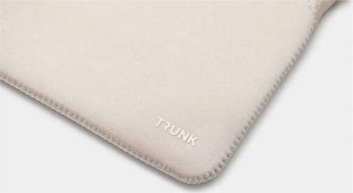 Trunk-Neopren-Sleeve-MB-Air-13-M4-2025-Mondlicht-07.jpg