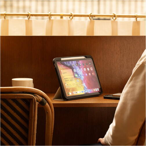 Native-Union-Active-Case-Pencil-iPad-Air-13-2024-iPad-Air-13-2025-Schwarz-04.jpg