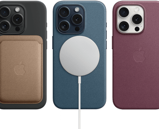 Ein iPhone 15 mit MagSafe Zubehör